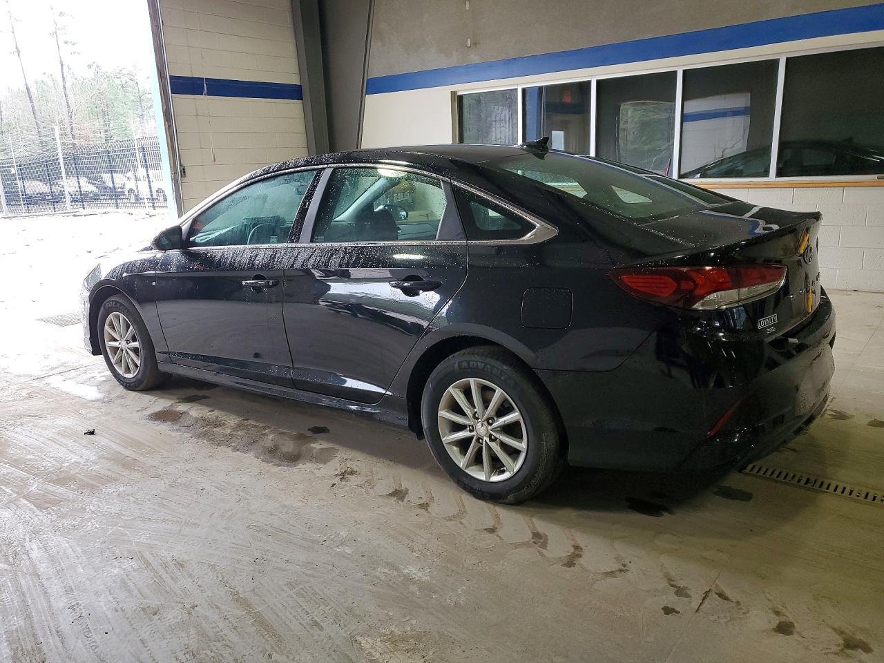 2018 Hyundai Sonata Se - Image 2