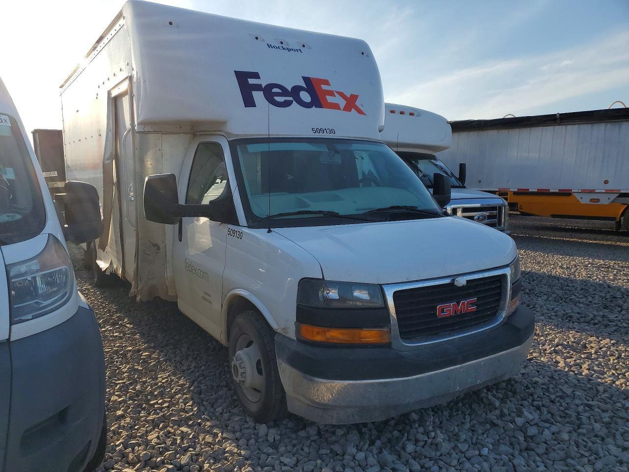 2023 GMC Savana Delivery Truck - Image 4