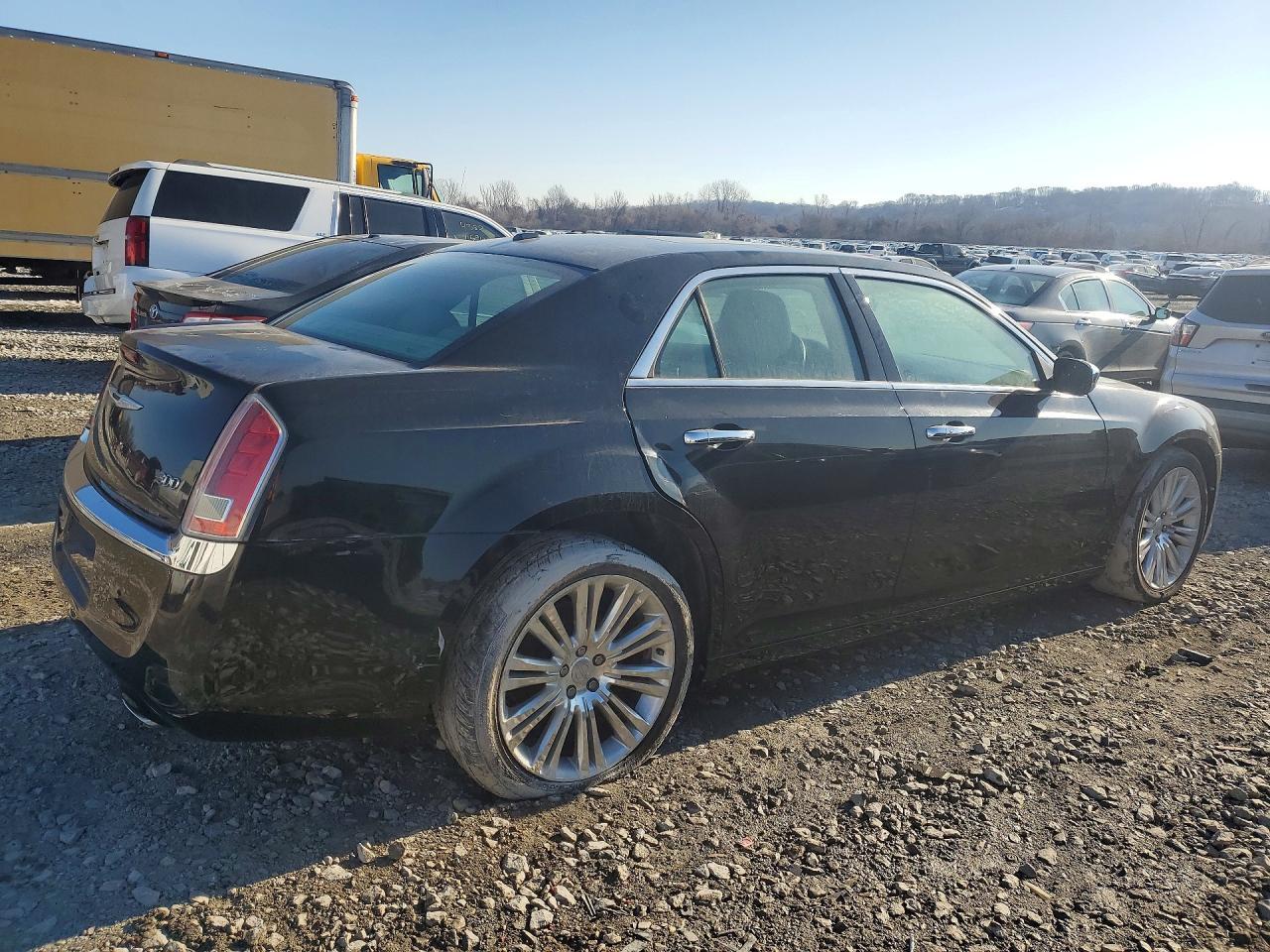 2012 Chrysler 300 Limited - Фото 3