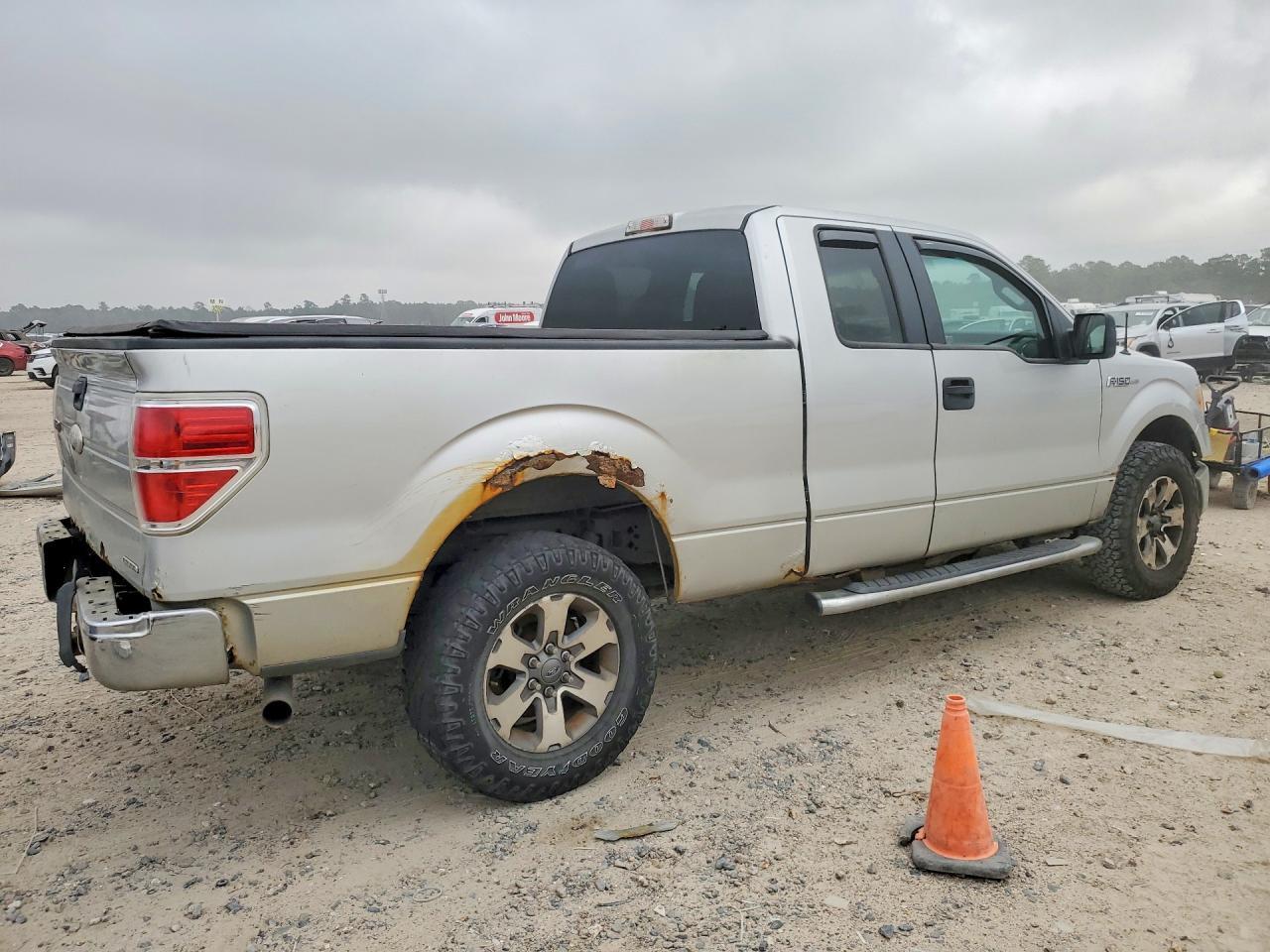 2012 Ford F150 Super Cab - Фото 3