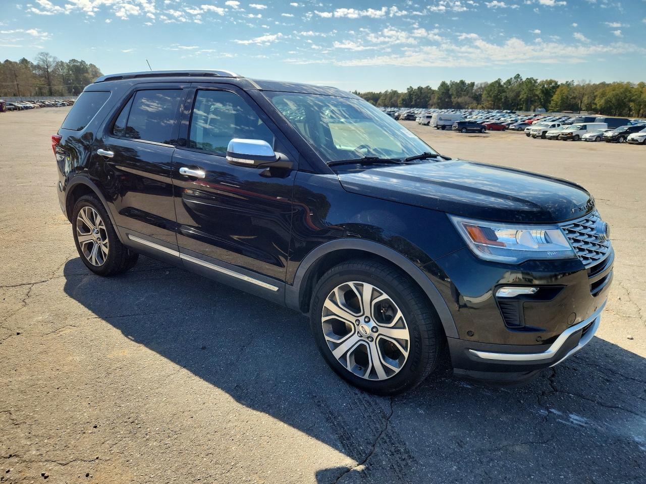 2018 Ford Explorer Platinum - Image 4