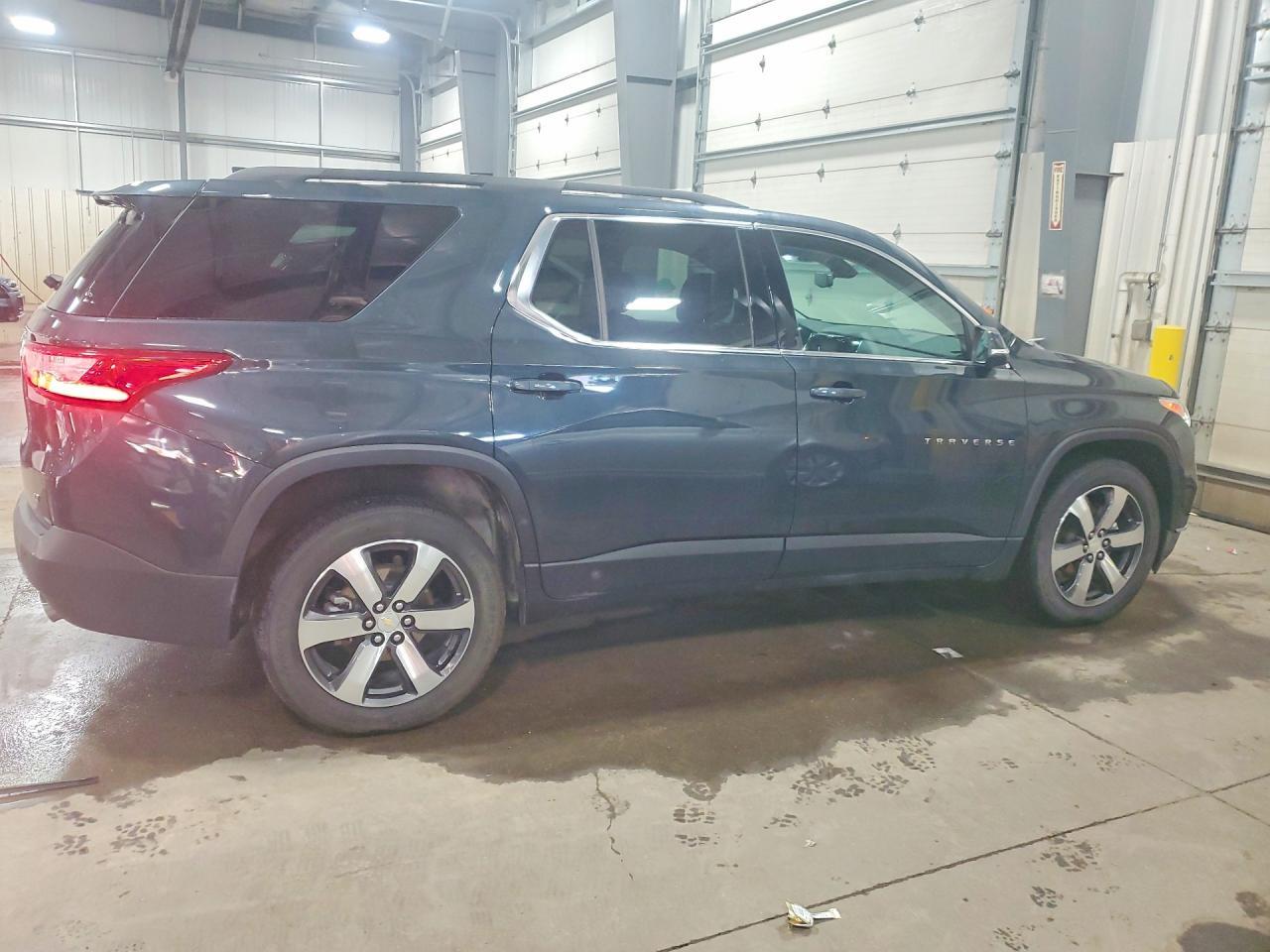 2021 Chevrolet Traverse Lt - Фото 3