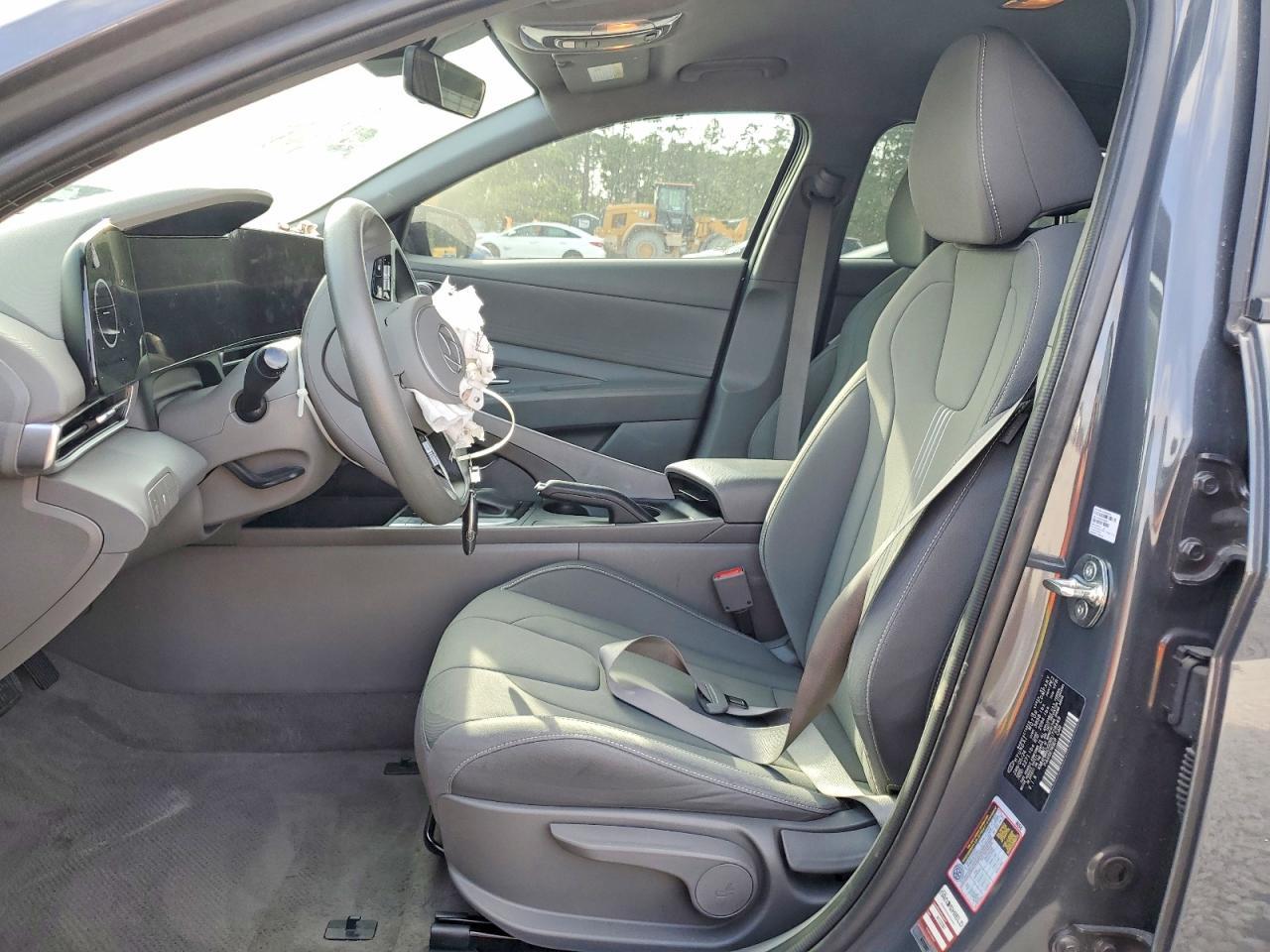2024 Hyundai Elantra Sel - Image 7
