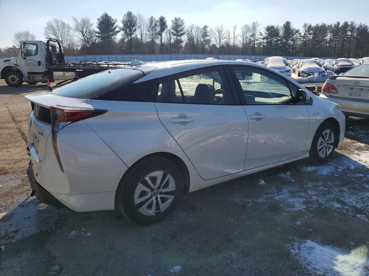2016 Toyota Prius - Image 3