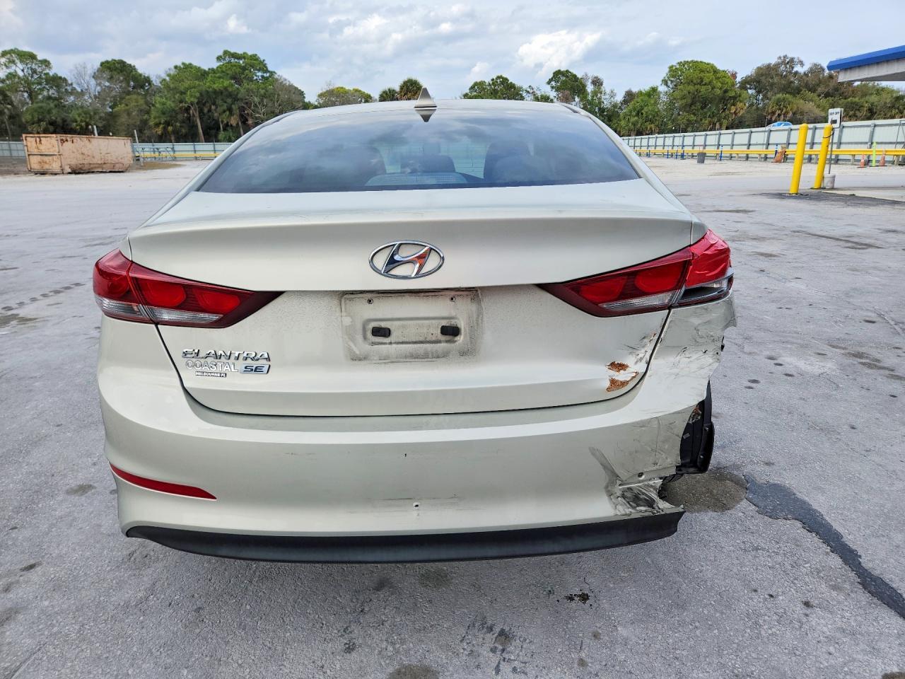2017 Hyundai Elantra Se - Image 6