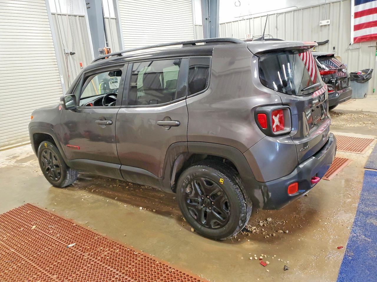 2018 Jeep Renegade Trailhawk - Фото 2