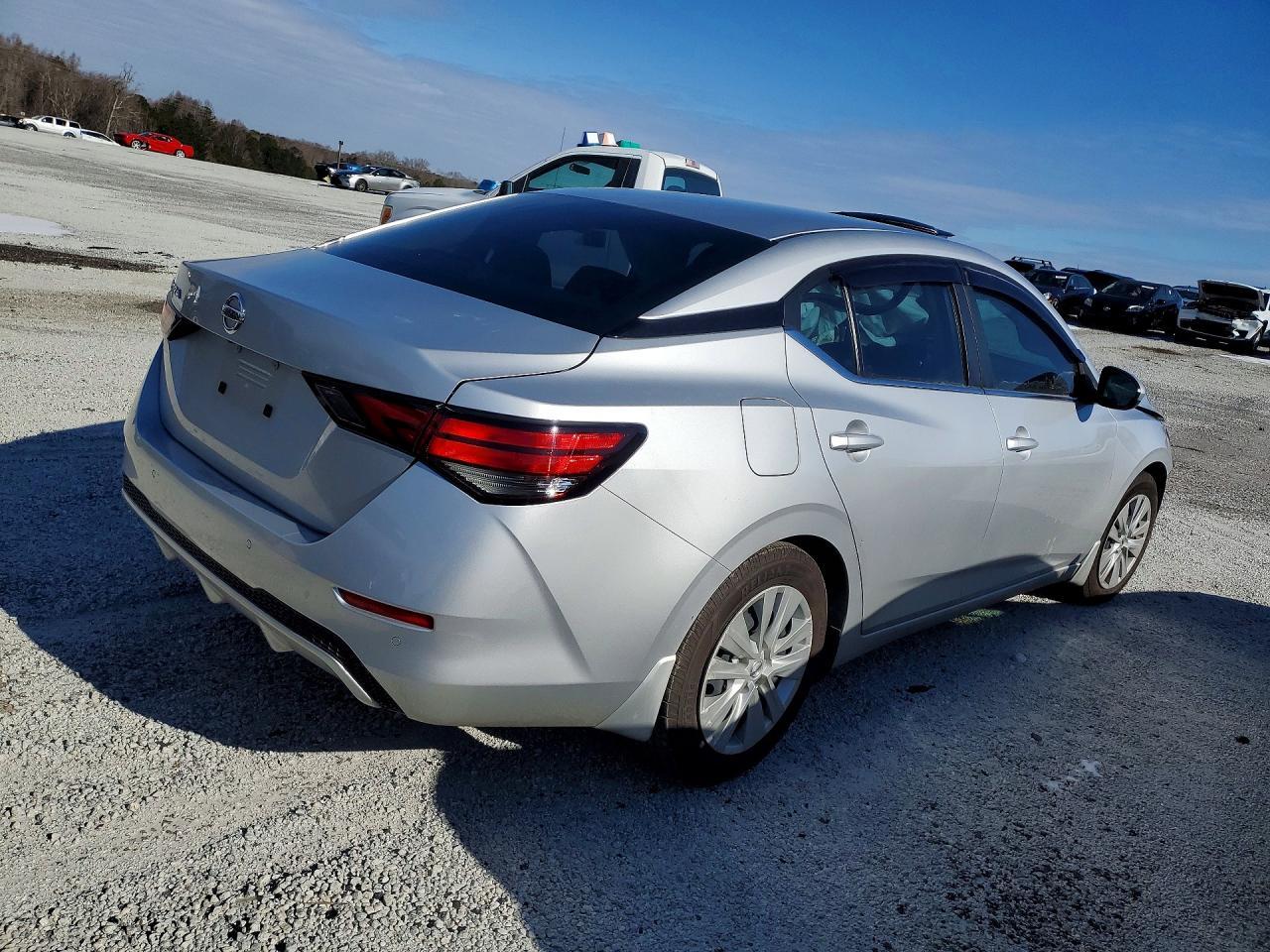 2020 Nissan Sentra S - Фото 3