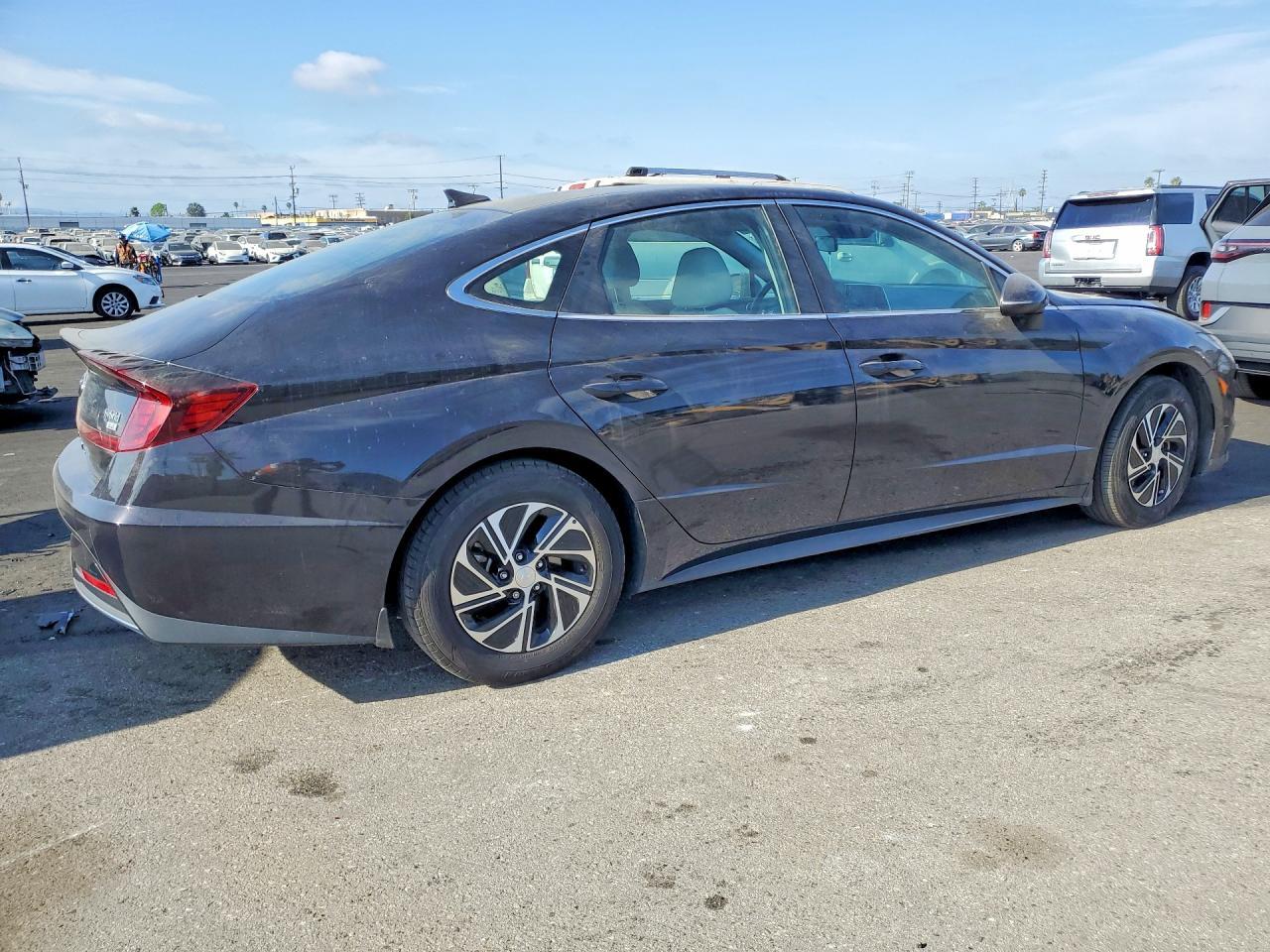 2023 Hyundai Sonata Hybrid - Image 3