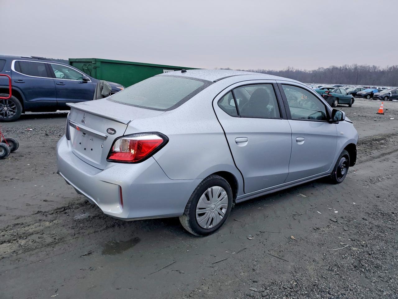 2023 Mitsubishi Mirage G4 Es - Image 3
