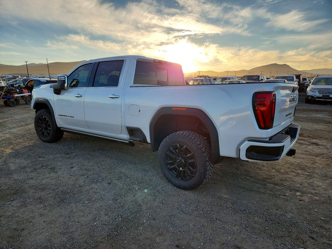 2024 GMC Sierra K3500 Denali Ultimate - Фото 2