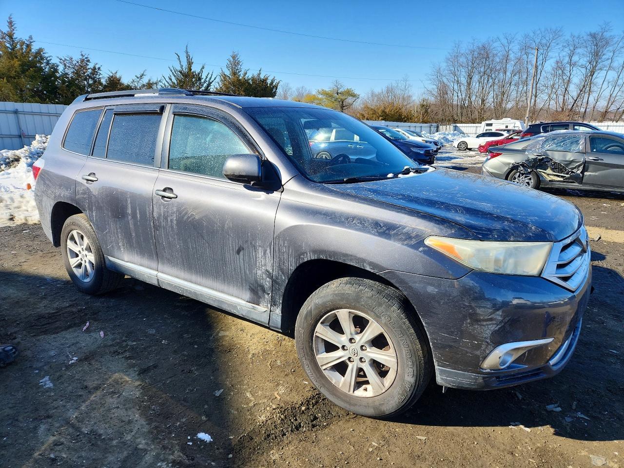 2013 Toyota Highlander Plus - Фото 4