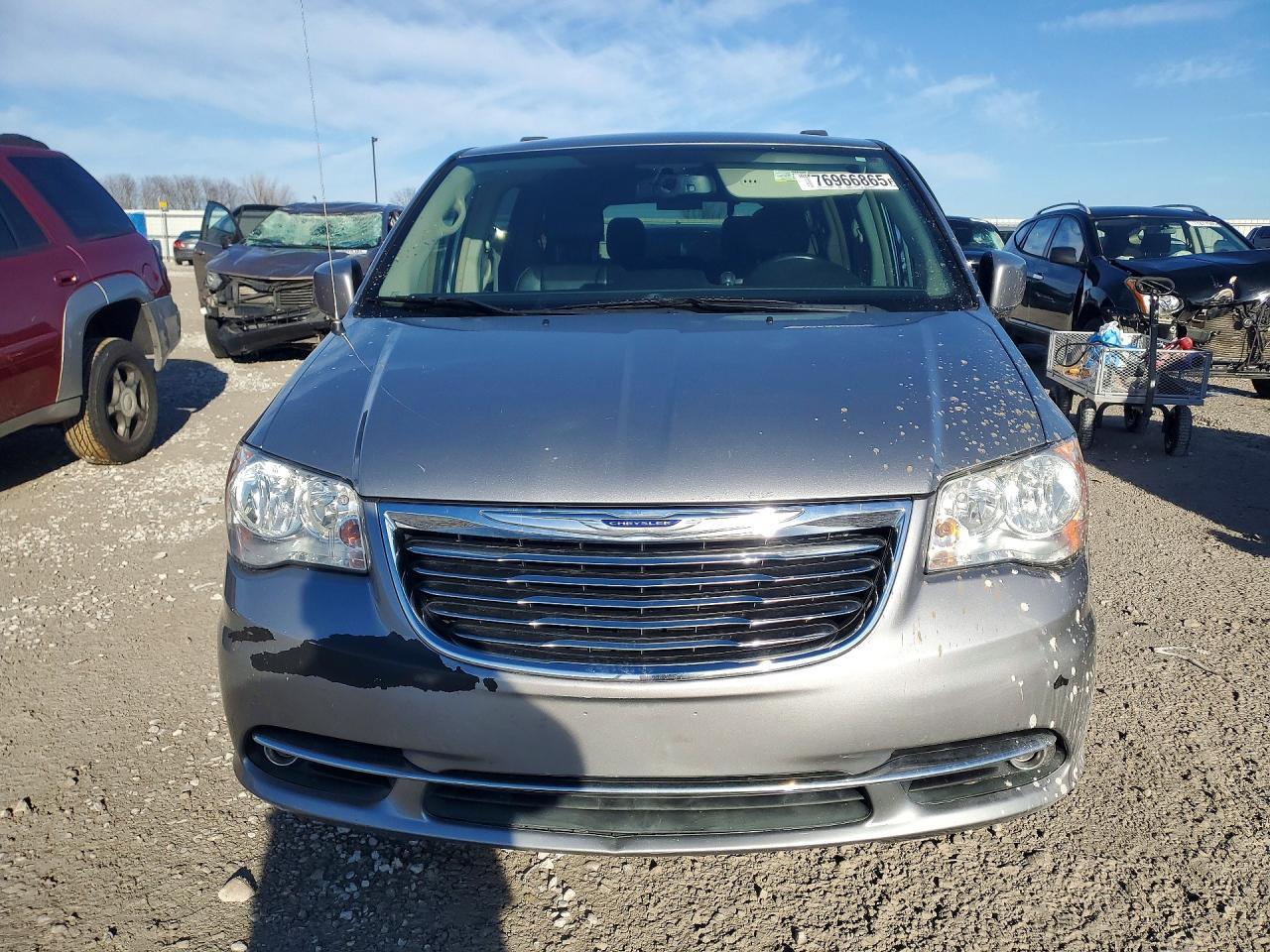 2016 Chrysler Town & Country Touring - Фото 5