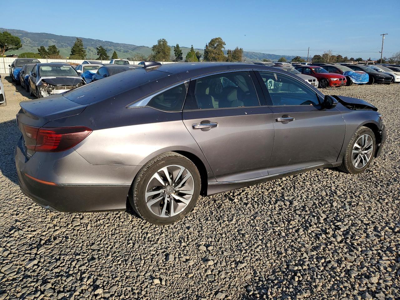 2019 Honda Accord Touring Hybrid - Image 3