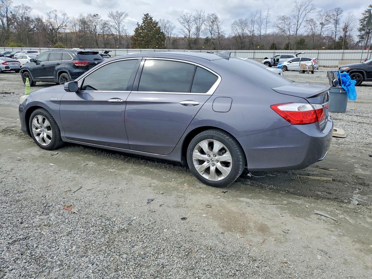 2015 Honda Accord Hybrid Exl - Image 2
