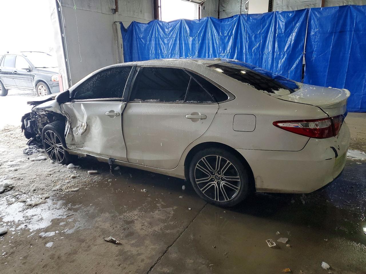 2016 Toyota Camry Le - Image 2