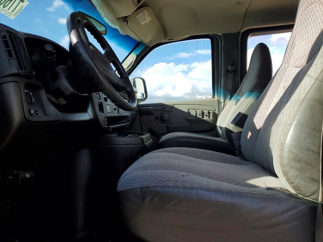 2005 Chevrolet Express Cargo - Фото 7