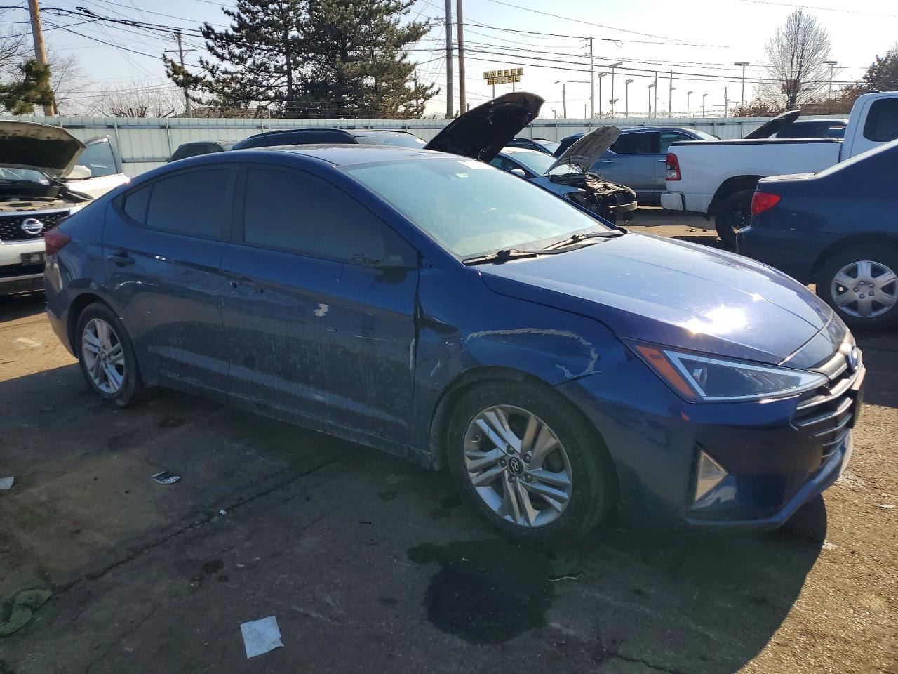 2019 Hyundai Elantra Sel - Фото 4