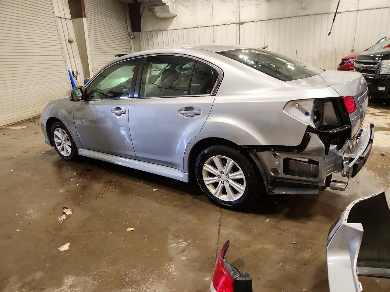 2011 Subaru Legacy 2.5I Premium - Image 2