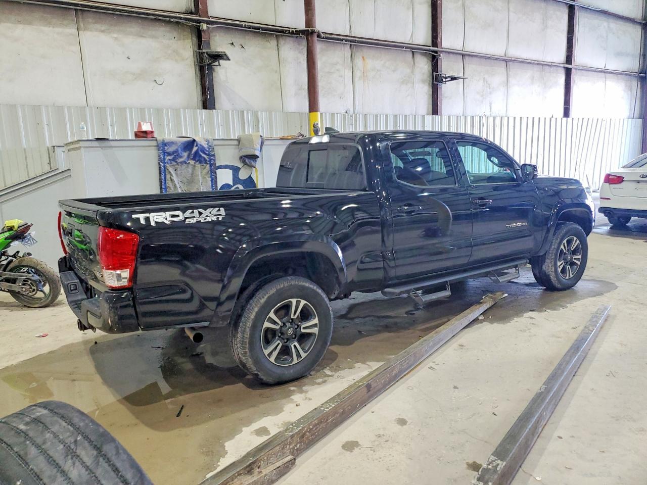 2017 Toyota Tacoma Double Cab - Image 3