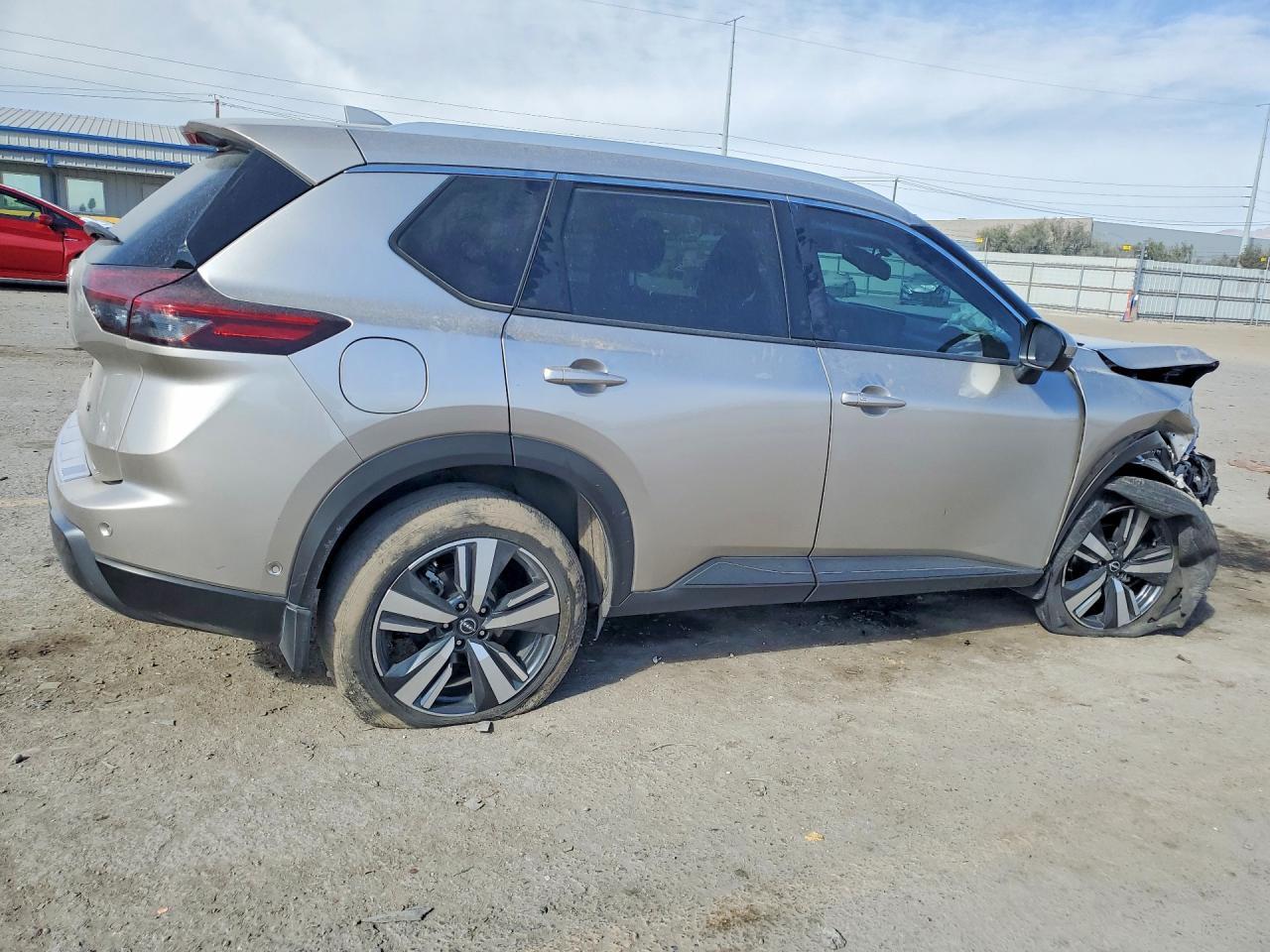 2024 Nissan Rogue Sl - Image 3