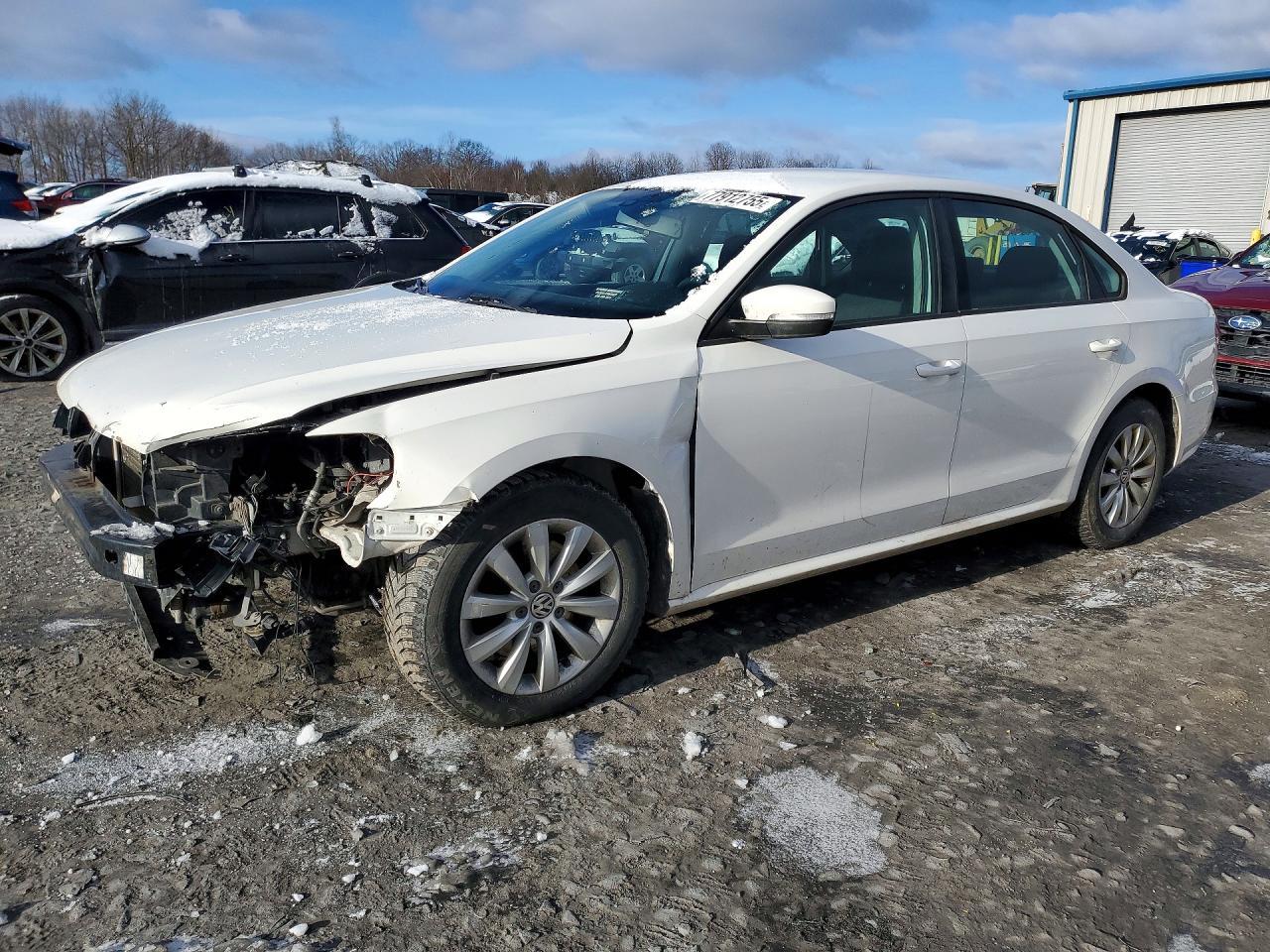 2013 Volkswagen Passat S
