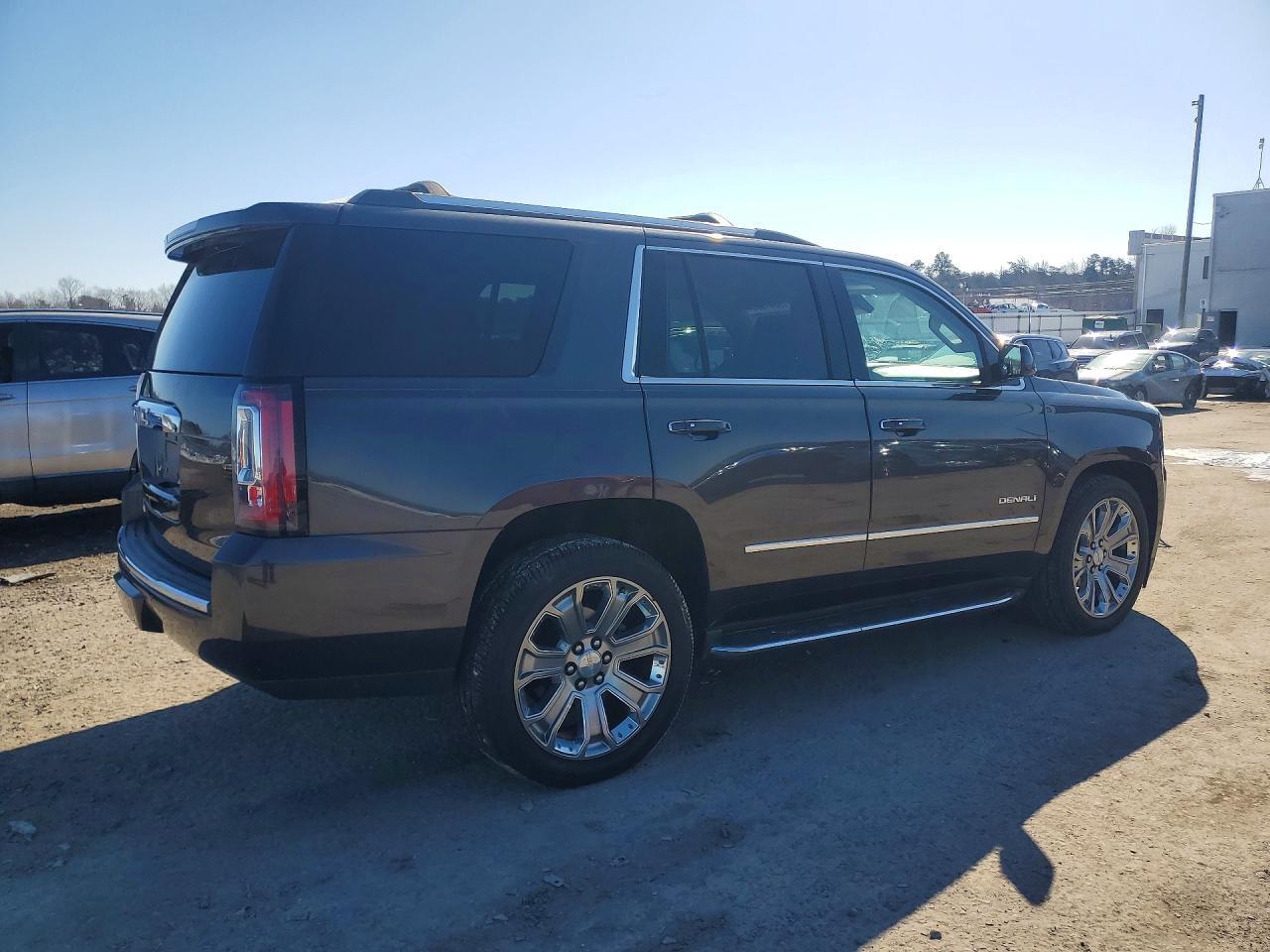 2015 GMC Yukon Denali - Фото 3