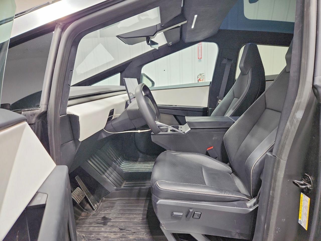 2024 Tesla Cybertruck - Фото 7