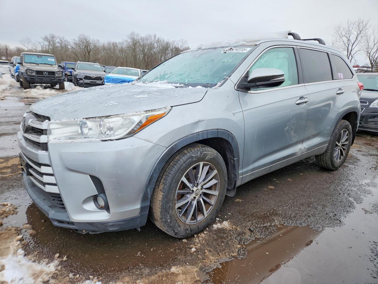 2017 Toyota Highlander Se