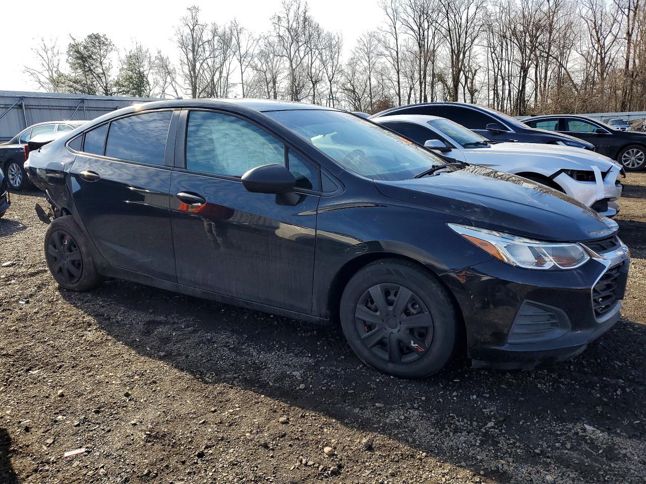 2019 Chevrolet Cruze Ls - Image 4