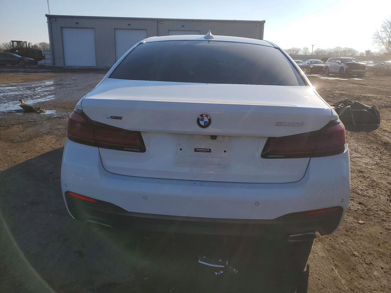 2021 BMW 530 Xi - Фото 6
