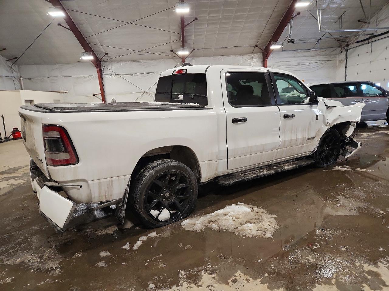 2023 Ram 1500 Laramie - Фото 3
