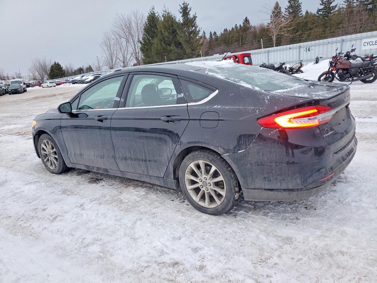 2017 Ford Fusion Se - Image 2