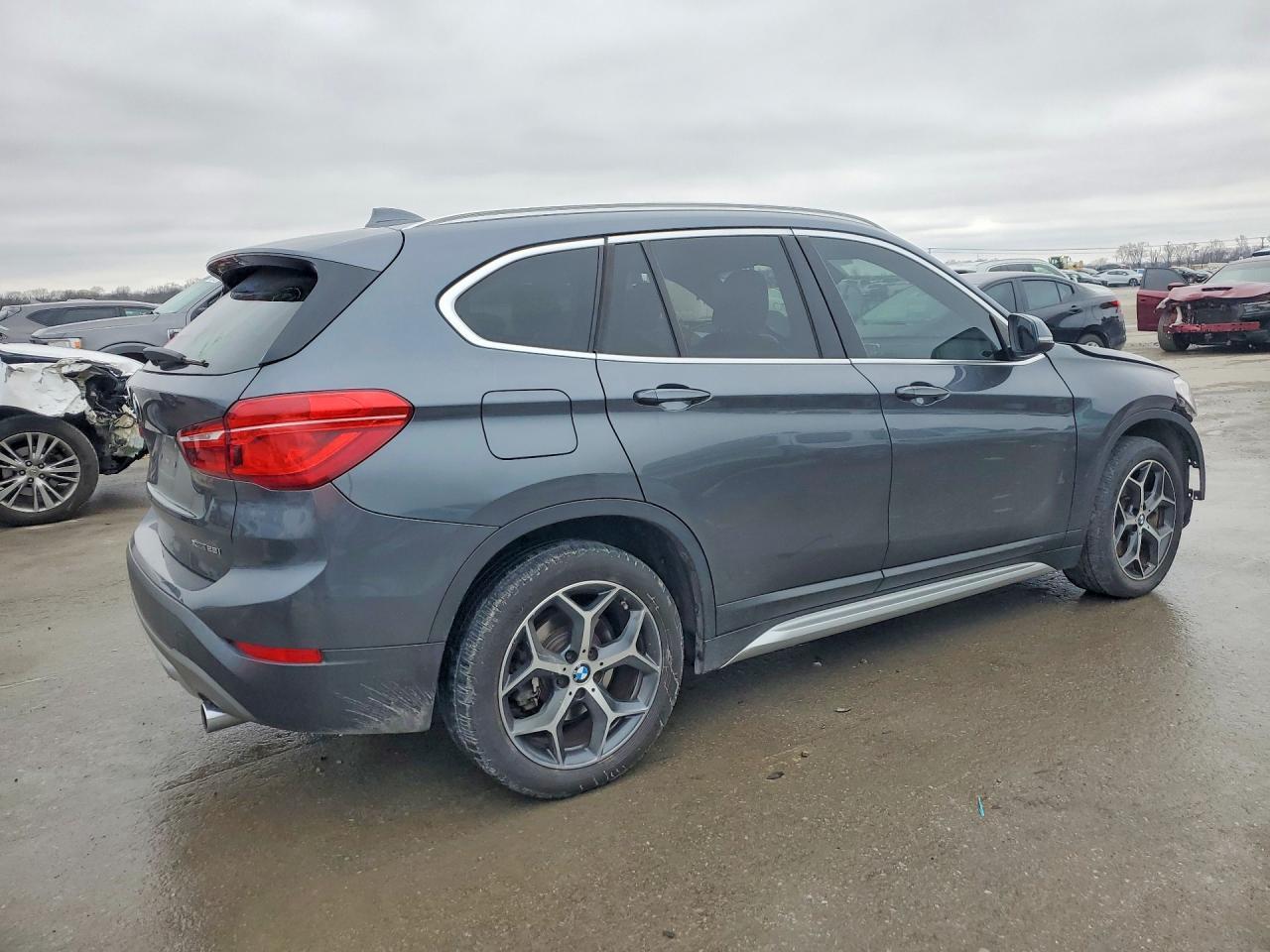 2018 BMW X1 xDrive28I - Фото 3
