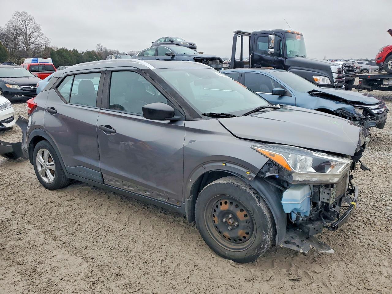 2019 Nissan Kicks S - Image 4