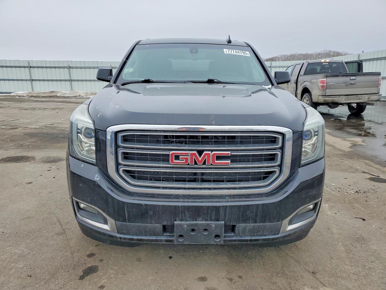 2017 GMC Yukon Sle - Image 5