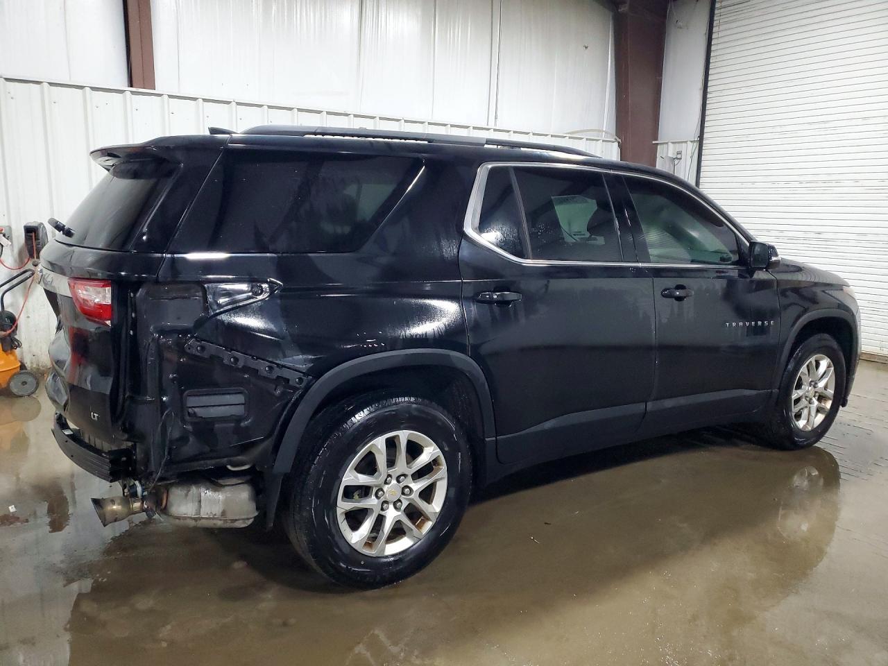 2019 Chevrolet Traverse Lt - Image 3