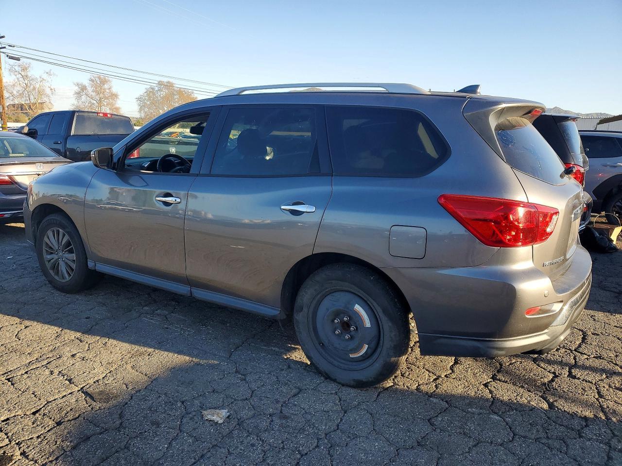 2020 Nissan Pathfinder Sv - Фото 2