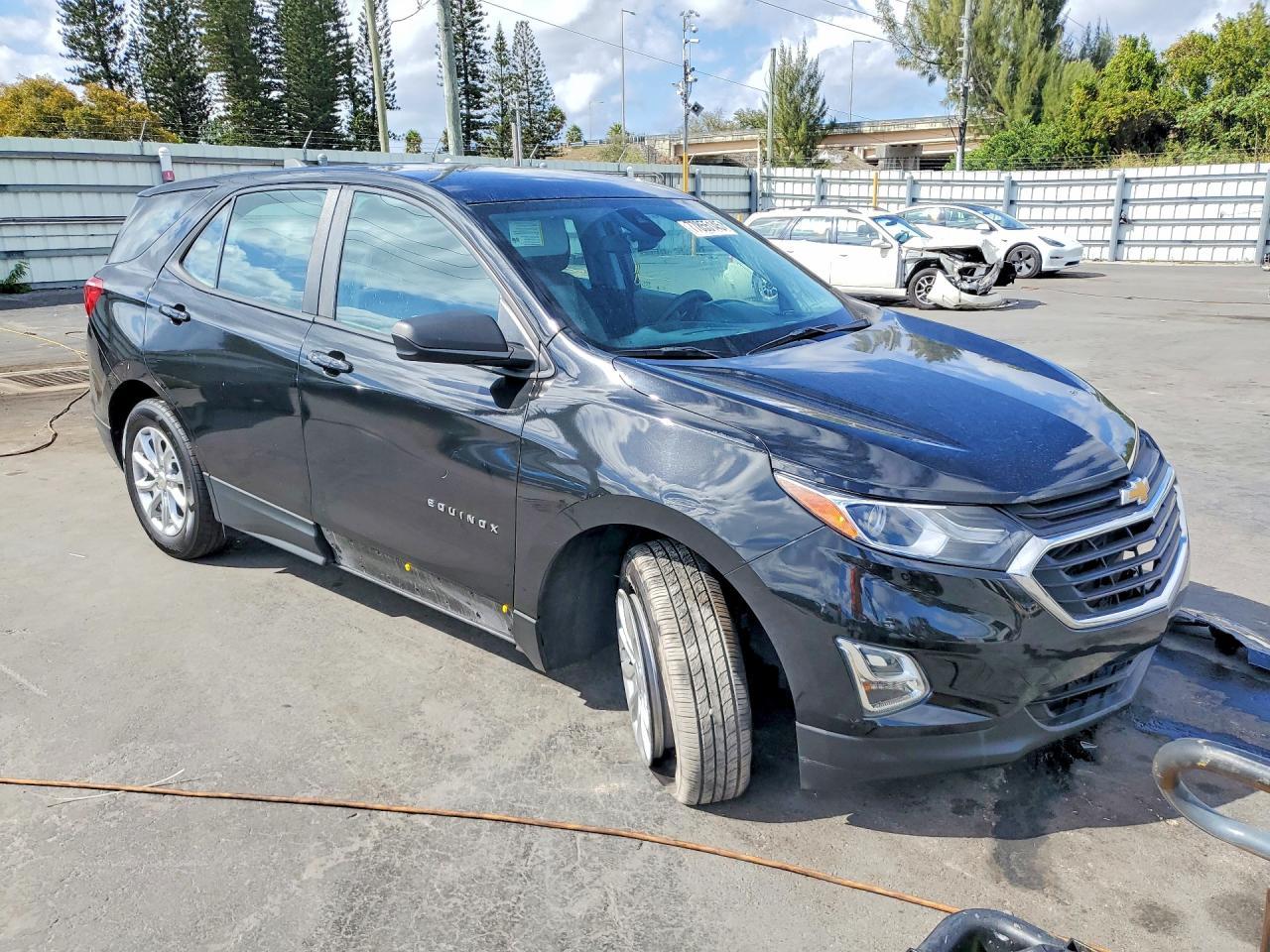 2021 Chevrolet Equinox Ls - Фото 4