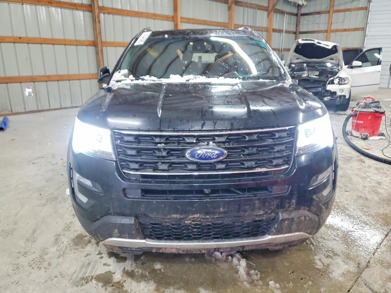 2016 Ford Explorer Limited - Image 5