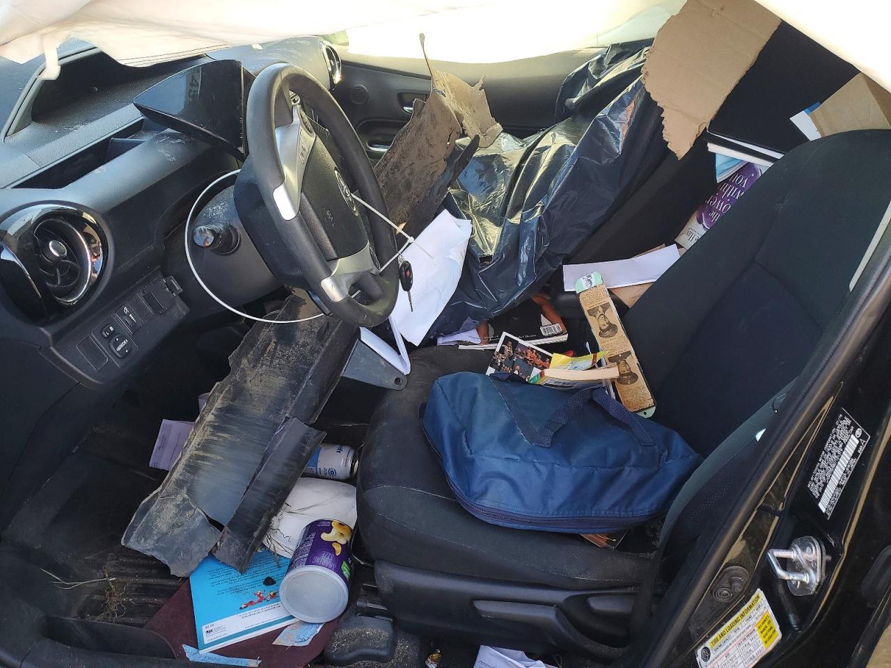 2016 Toyota Prius C - Image 7