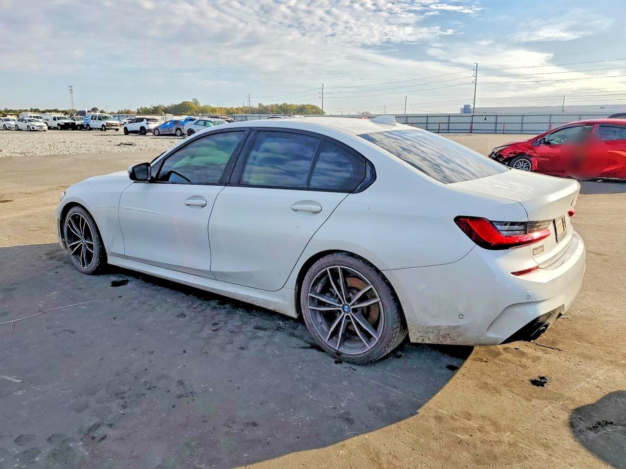 2021 BMW 330I - Фото 2