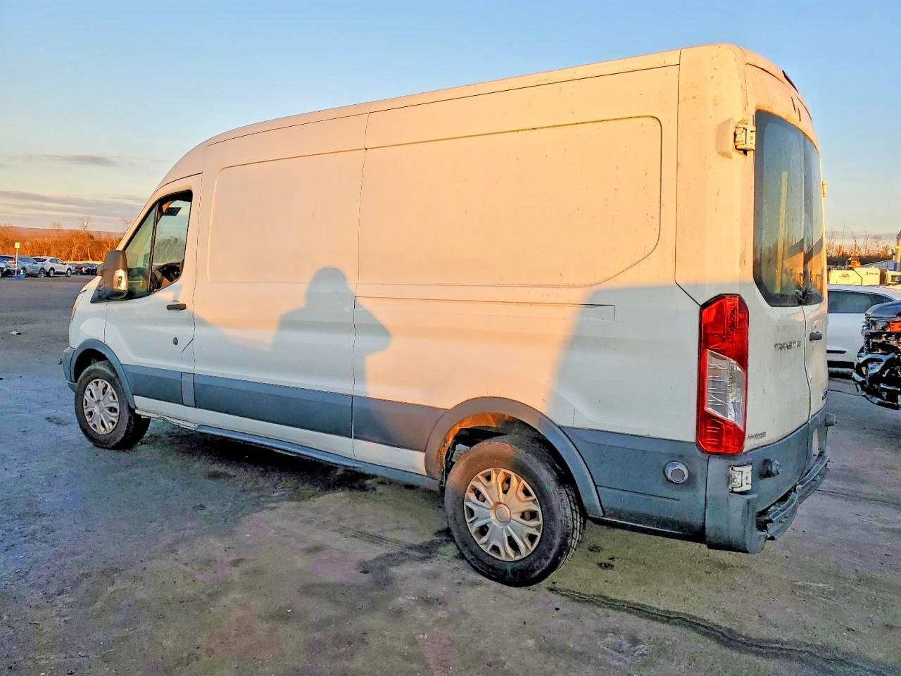 2015 Ford Transit T-250 - Фото 2