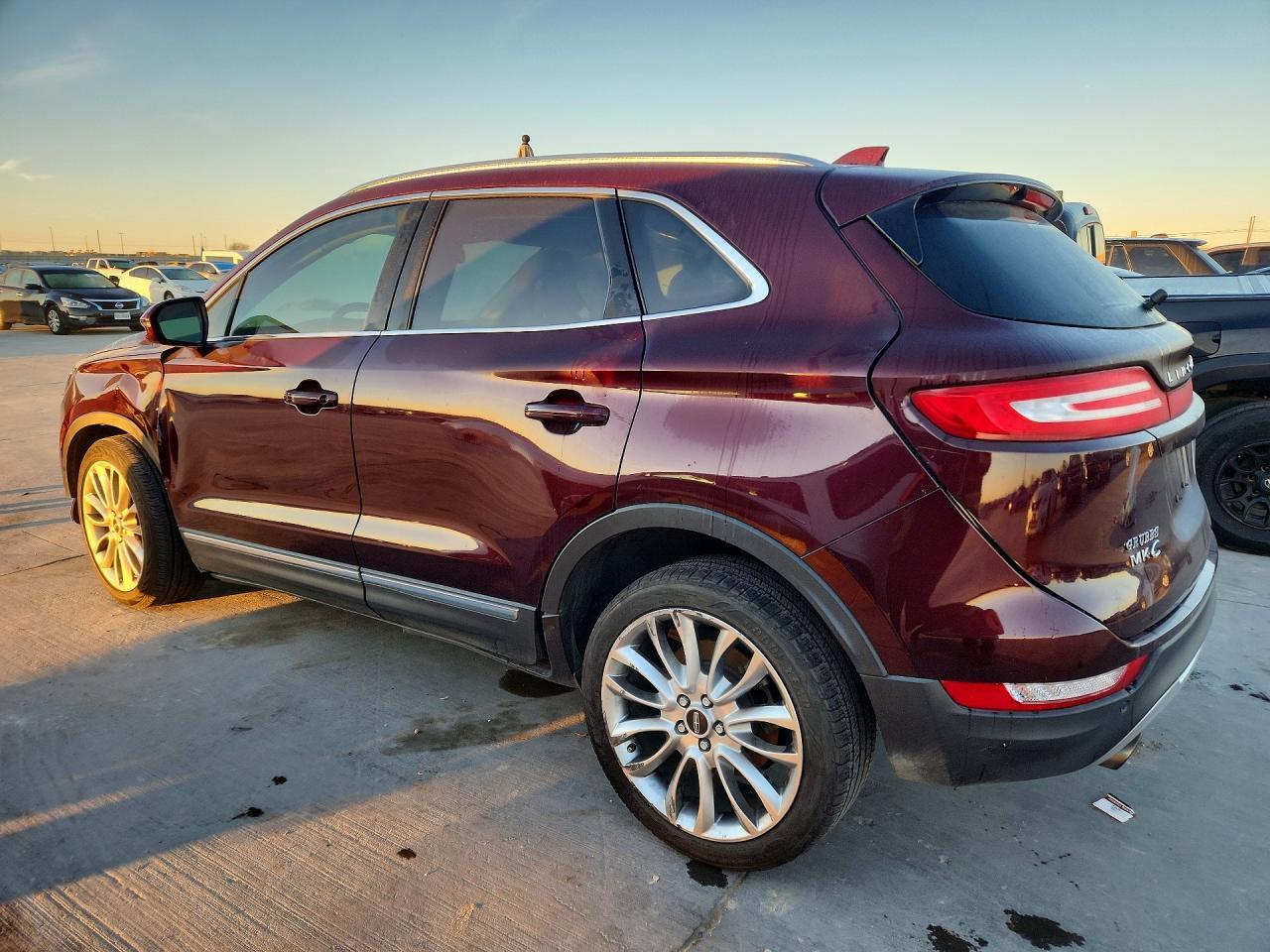 2017 Lincoln Mkc Reserve - Image 2