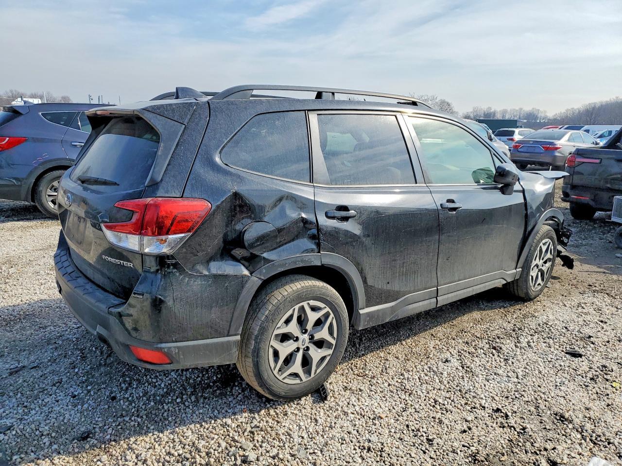 2019 Subaru Forester Premium - Image 3