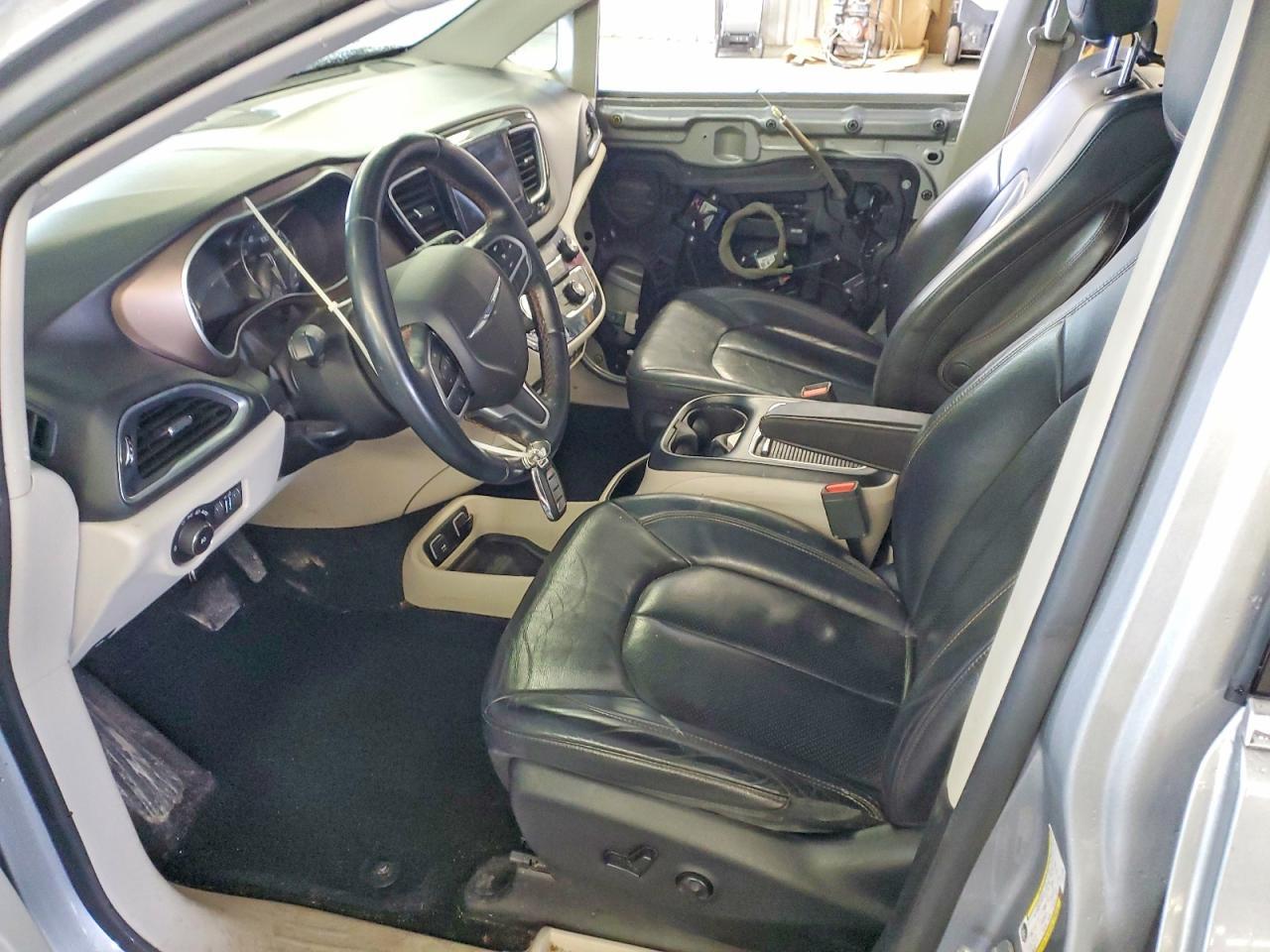 2018 Chrysler Pacifica Touring L Plus - Фото 7