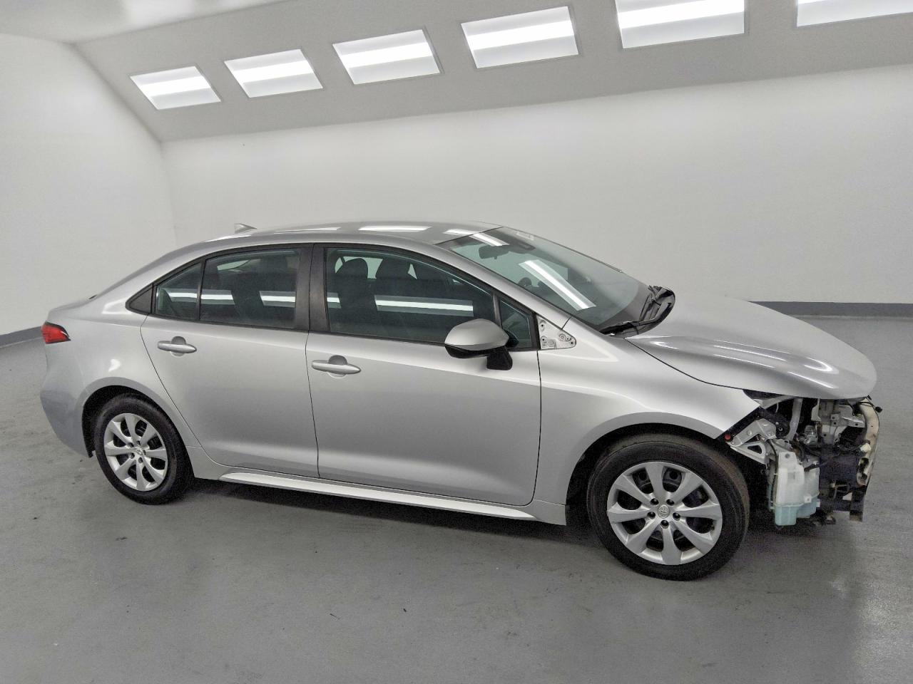 2021 Toyota Corolla Le - Фото 4