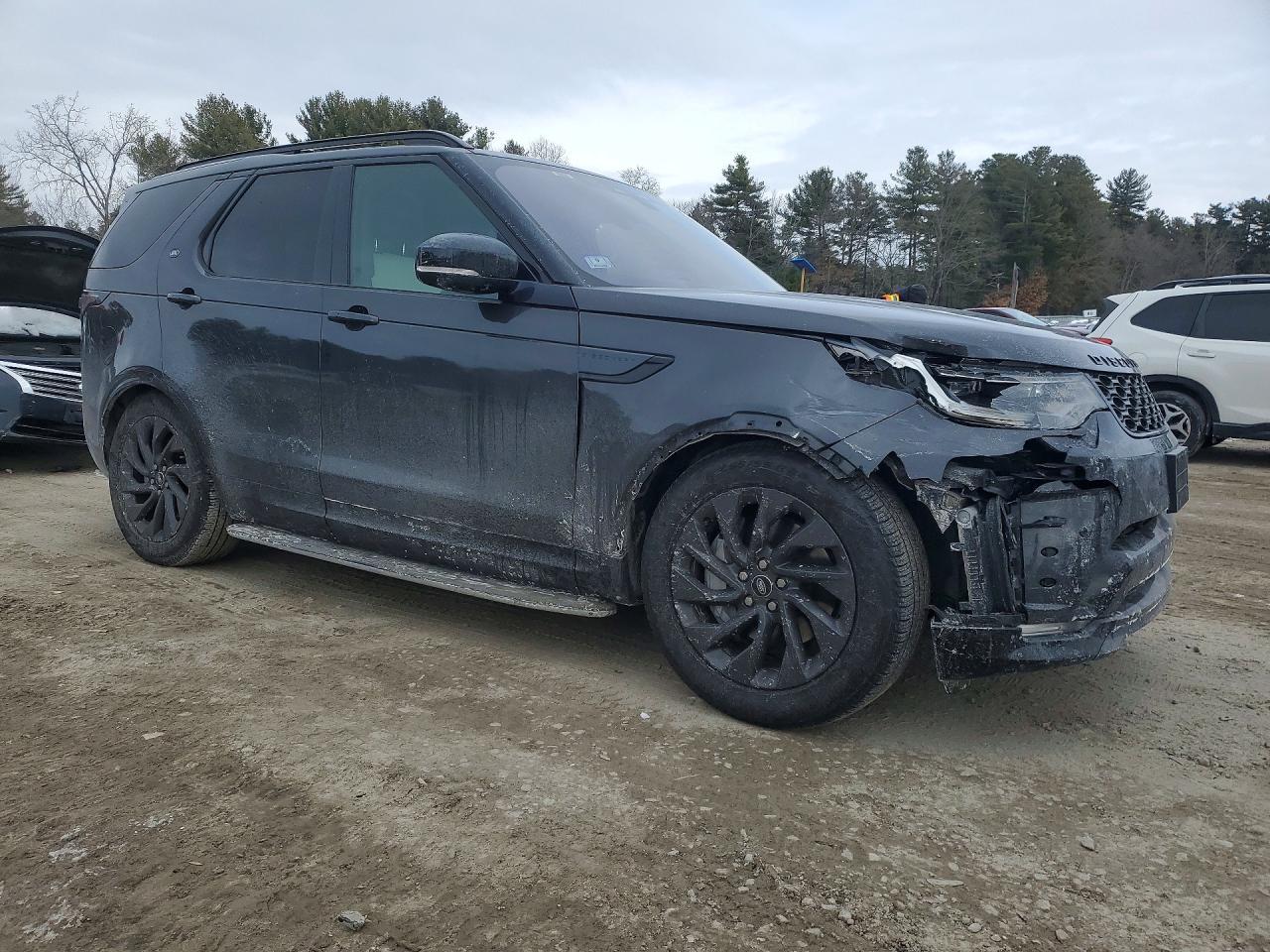2022 Land Rover Discovery S R-Dynamic - Image 4