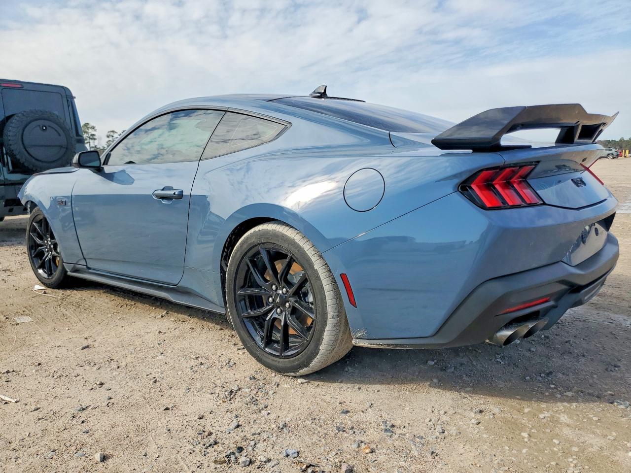 2025 Ford Mustang Gt - Image 2