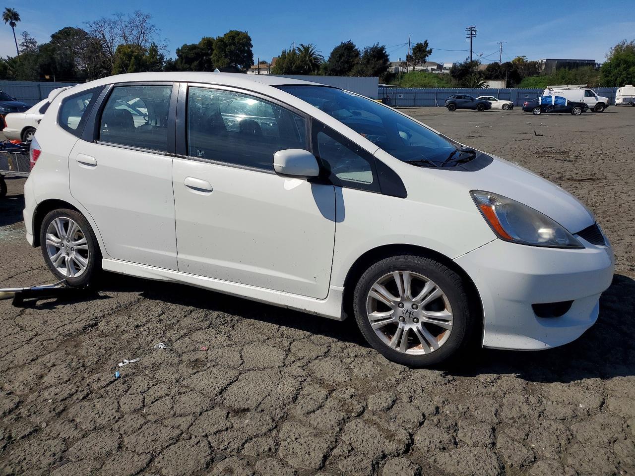 2011 Honda Fit Sport - Фото 4