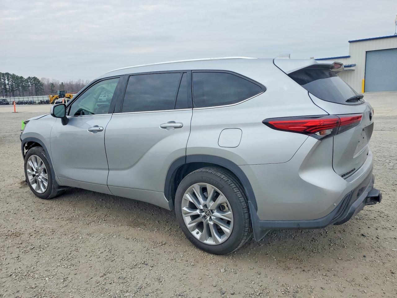 2020 Toyota Highlander Limited - Фото 2